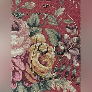 🤎Vintage Carolina Herrera Necklace & Earrings Set